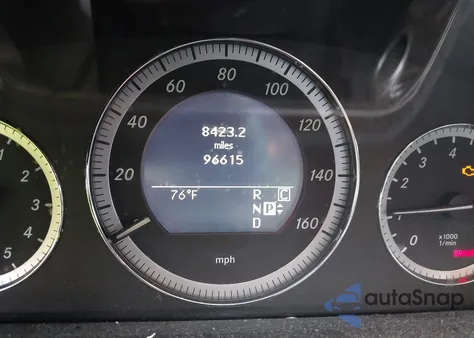 2010 Mercedes-Benz E 350 4Matic z USA, uszkodzony, nr VIN WDDHF8HB3AA145136